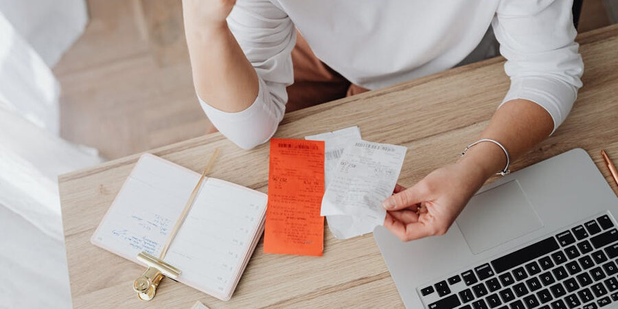 People-Do-Not-Trust-Independent-Financial-Advisors